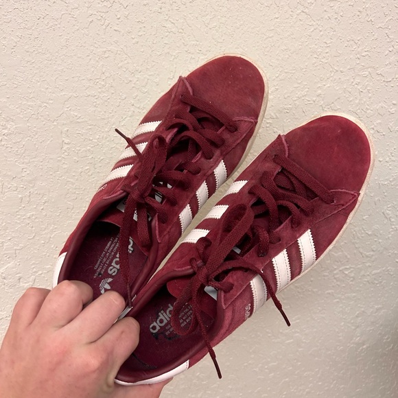 adidas Other - Adidas men’s 9 red & white lace up sneakers